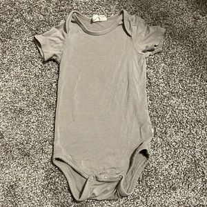 Kyte Baby clay bodysuit 12-18 months. Excellent condition.